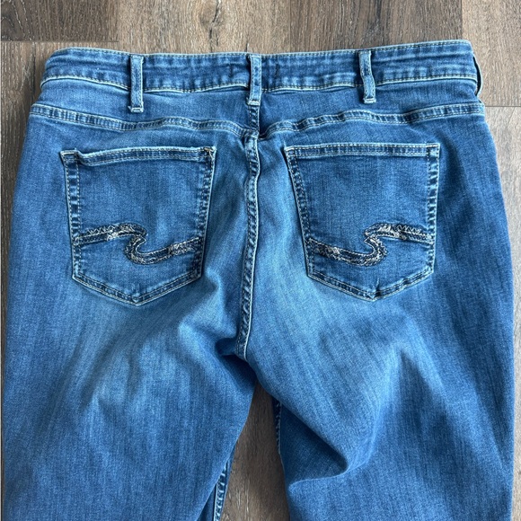 Silver Jeans. Boyfriend Style. Women’s size 12/29. Excellent used condition! - Picture 6 of 7